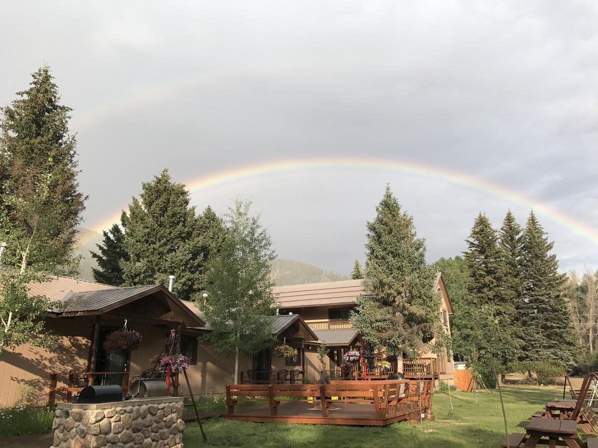 Copper King Lodge เรดริเวอร์ ภายนอก รูปภาพ